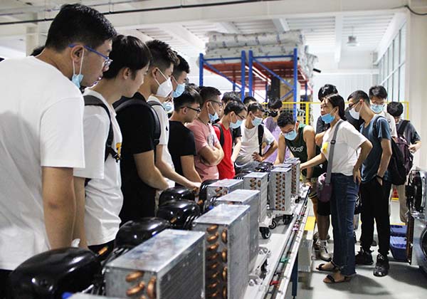 鄭州長城科工貿(mào)生產(chǎn)車間參觀